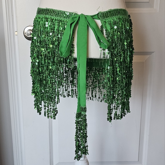 ⭐ 3 for $18⭐ Green Sequin Tie Skirt - Picture 2 of 3